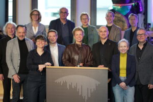 Ina Bandes, Ministerin für Kultur und Wissenschaft des Landes NRW mit Netzwerkpartner*innen des K3